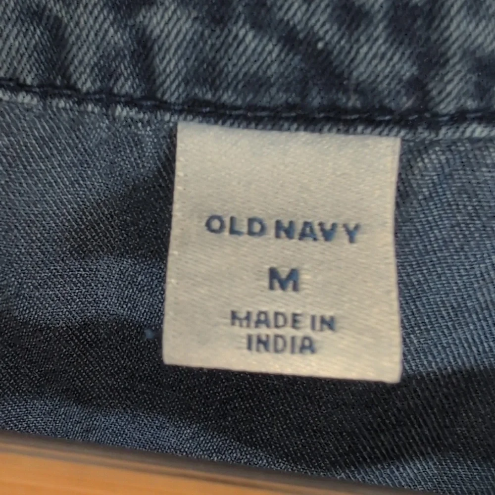 OLD NAVY SPLIT NECK CHAMBRAY SWING DRESS SIZE MEDIUM - Picture 6 of 7